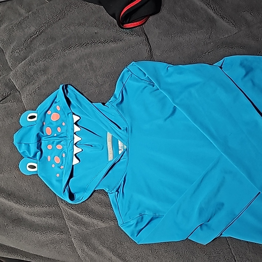 Boys Rash Gaurd Longsleeve sz 6